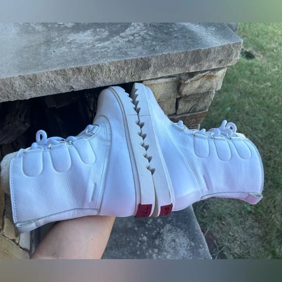 Sorel White Ankle Boots with Red Accents - Picture 5 of 16
